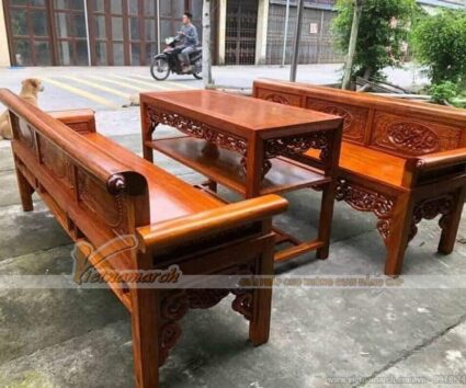 Mẫu trường kỷ đẹp với 2 ghế và 1 bàn
