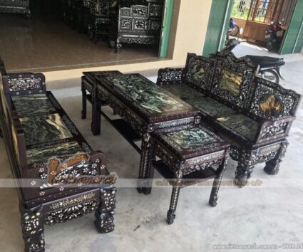 Mẫu trường kỷ tam sơn khảm ốc, mặt đá siêu vân gồm 2 ghế, 2 đôn và 1 bàn