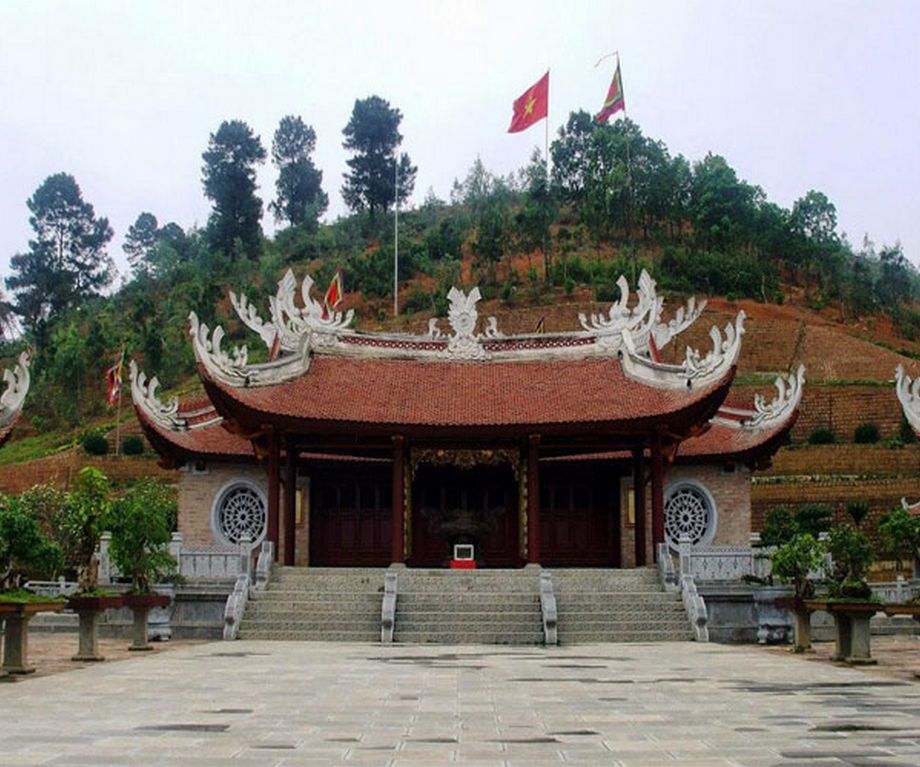 Đền thờ ai? Giải mã đối tượng thờ tự trong các ngôi đền Việt Đền thờ ai? Giải mã đối tượng thờ tự trong các ngôi đền Việt