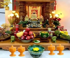 xem-huong-dat-ban-tho-than-tai-theo-tuoi